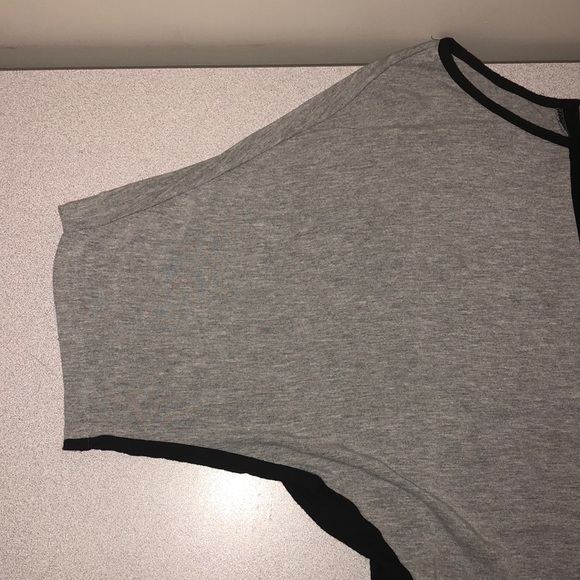 Black and gray top - Picture 2 of 4